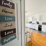 Charming 1Br Apartment Near Train Station