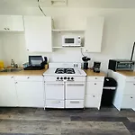 Charming 1Br Apartment Near Train Station
