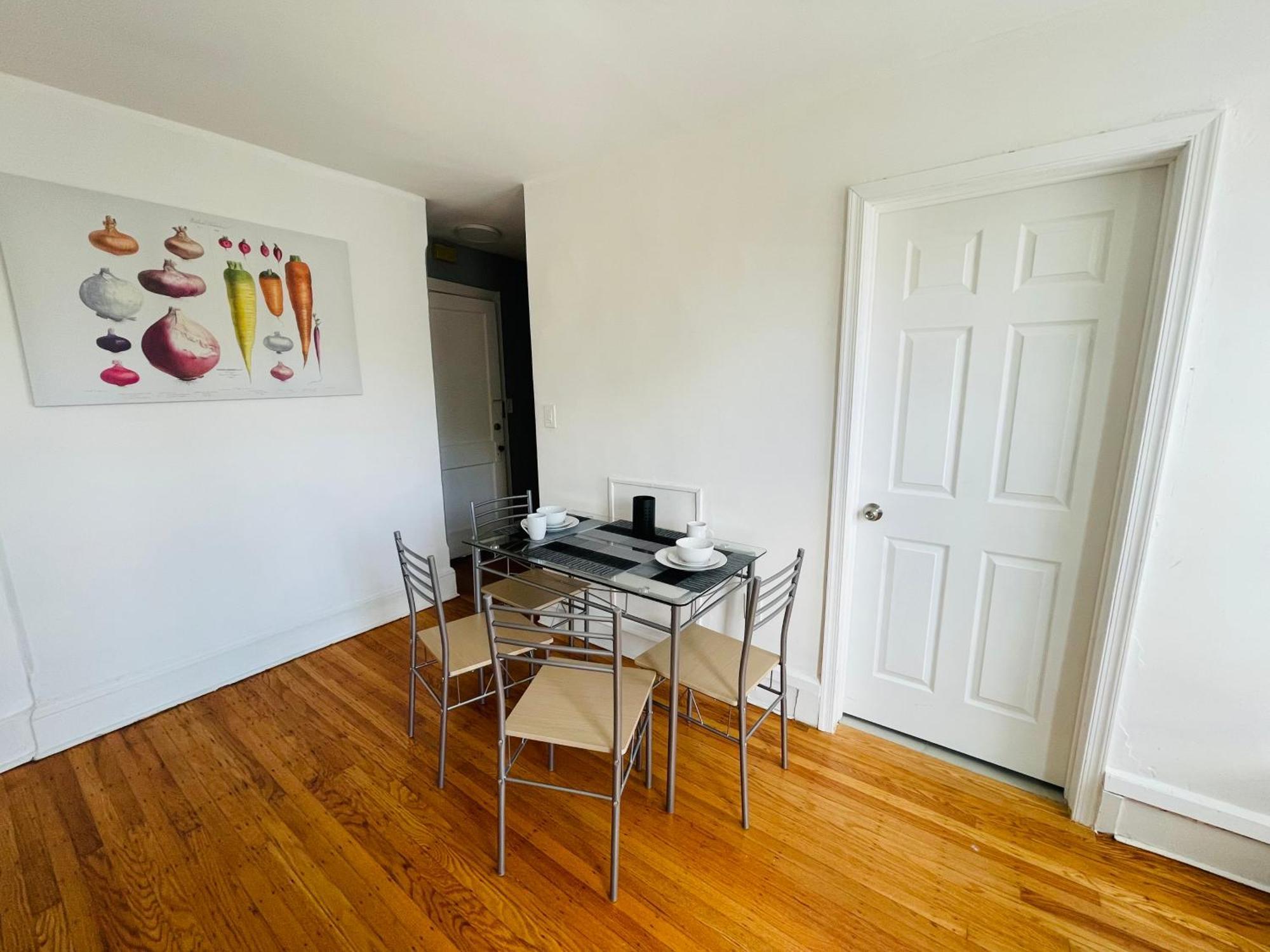 Charming 1br Near Train Station *
