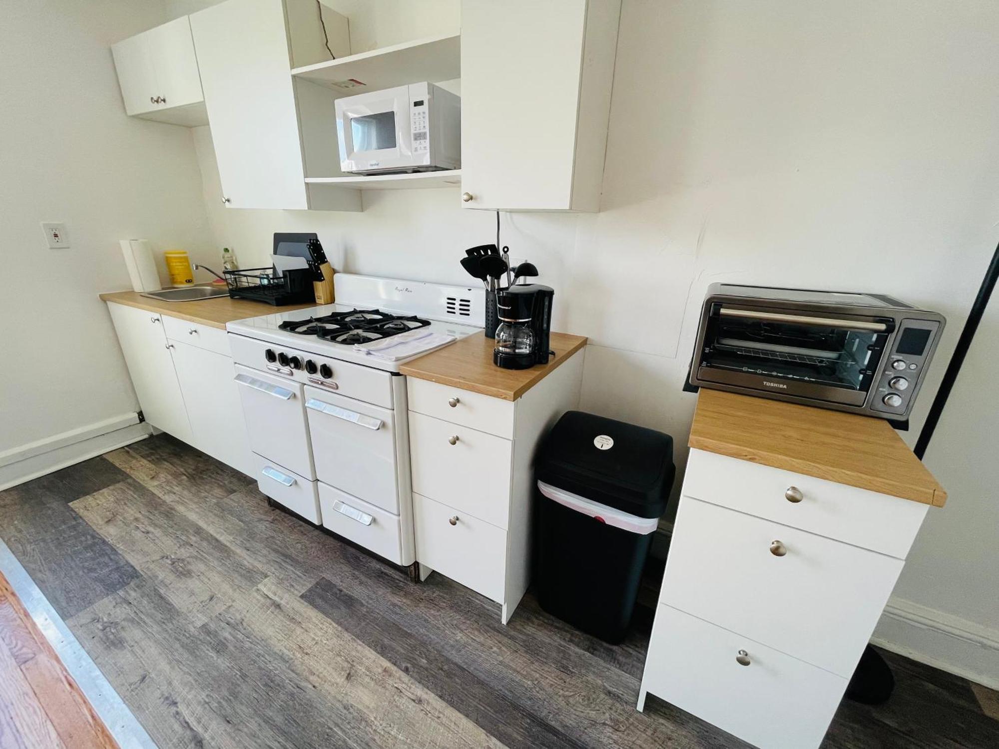 Charming 1br Near Train Station