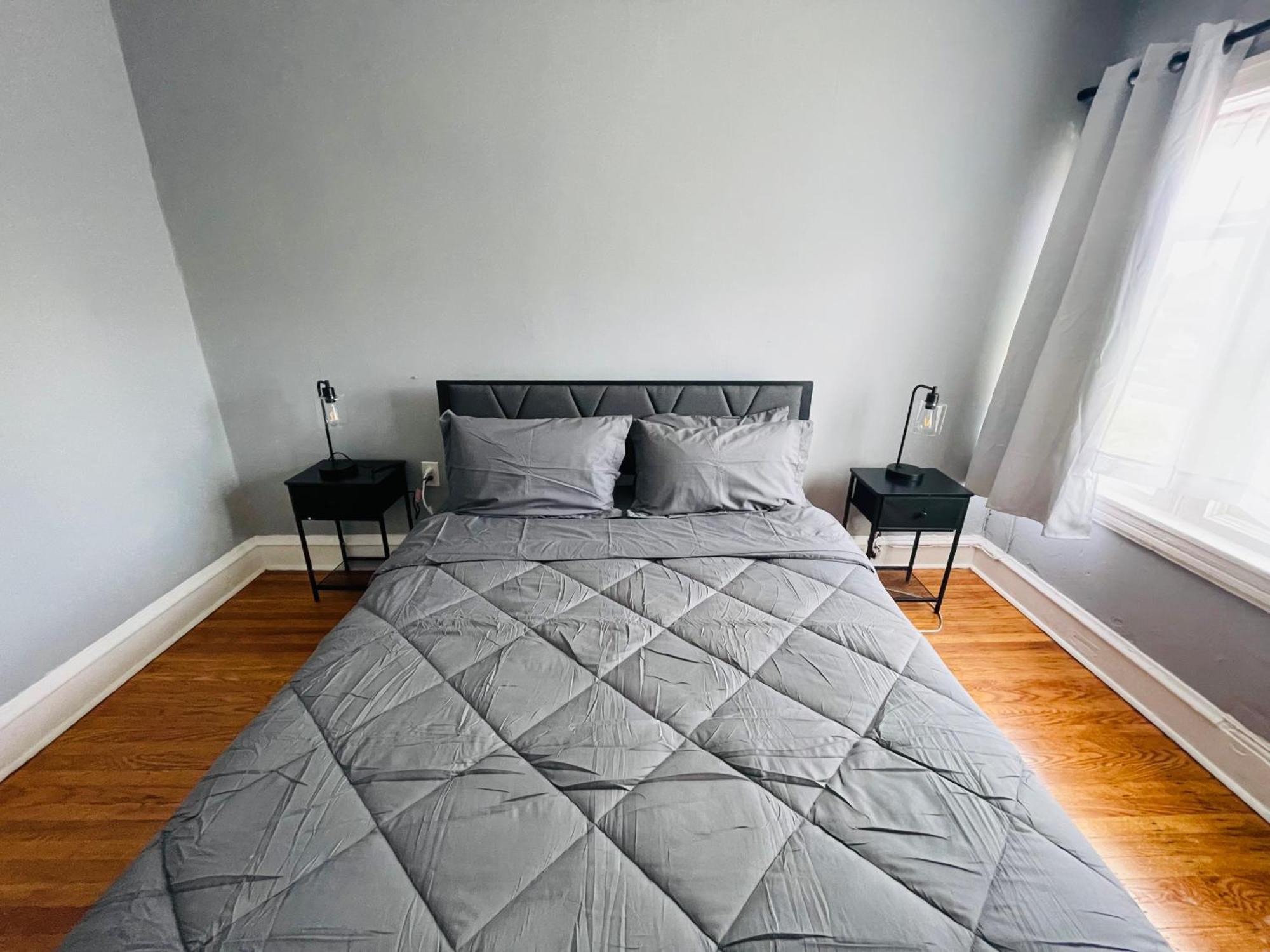 Apartment Charming 1br Near Train Station